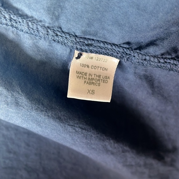 XIRENA Beau Ombré Button Down Shirt Long Sleeve, Blu Dawn, Size XS - Picture 7 of 9